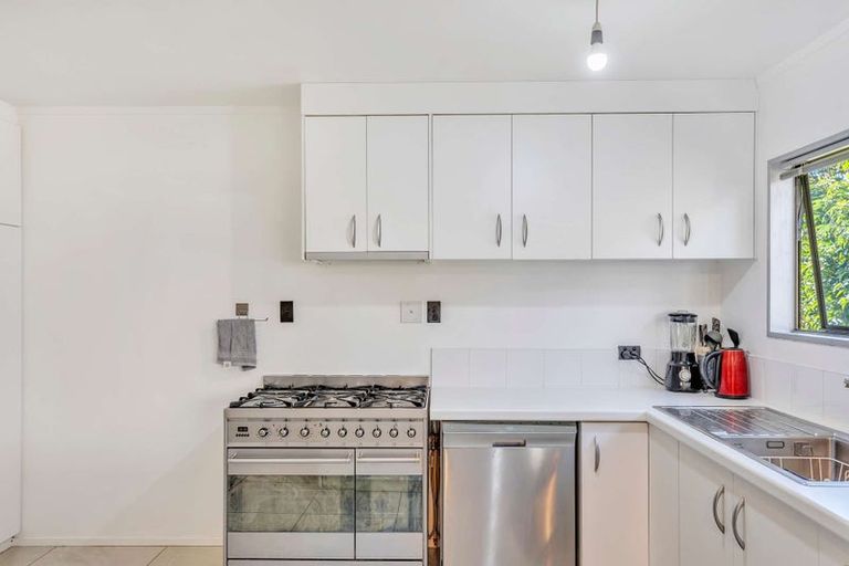 Photo of property in 11 Dunton Drive, Welcome Bay, Tauranga, 3112