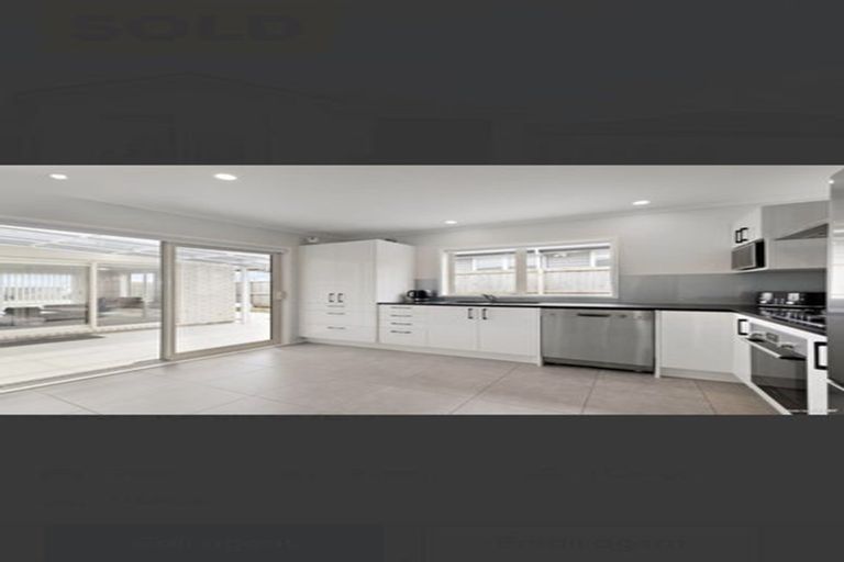 Photo of property in 30 Opouatu Avenue, Glenbrook, 2681