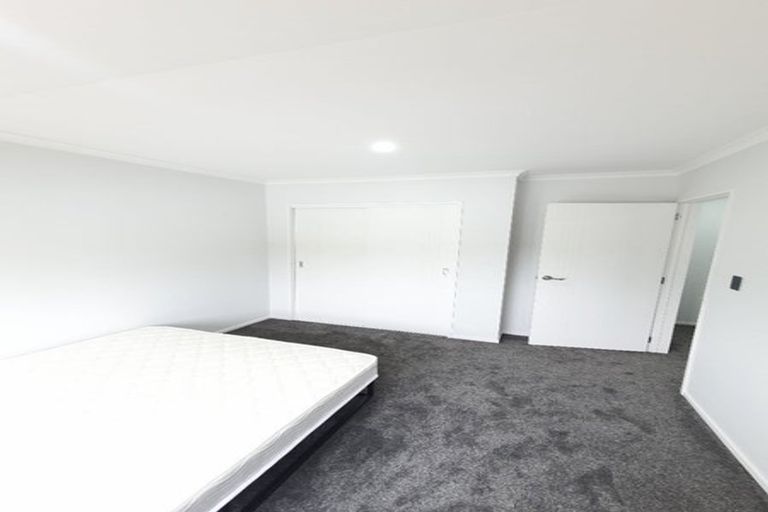 Photo of property in 425d Great South Road, Opaheke, 2113