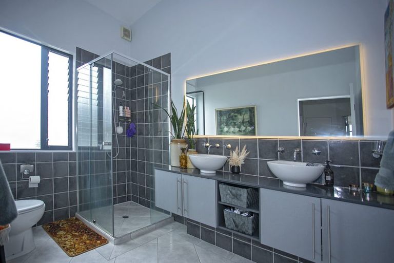 Photo of property in 203 Marine Parade, Mount Maunganui, 3116