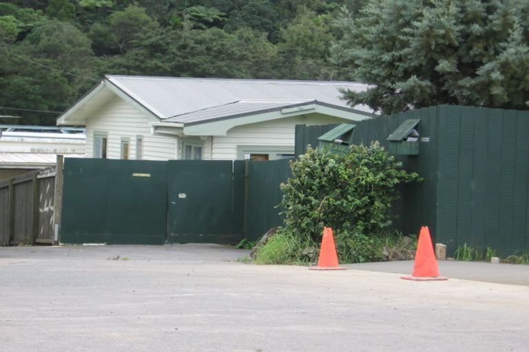 Photo of property in 617 Swanson Road, Swanson, Auckland, 0612