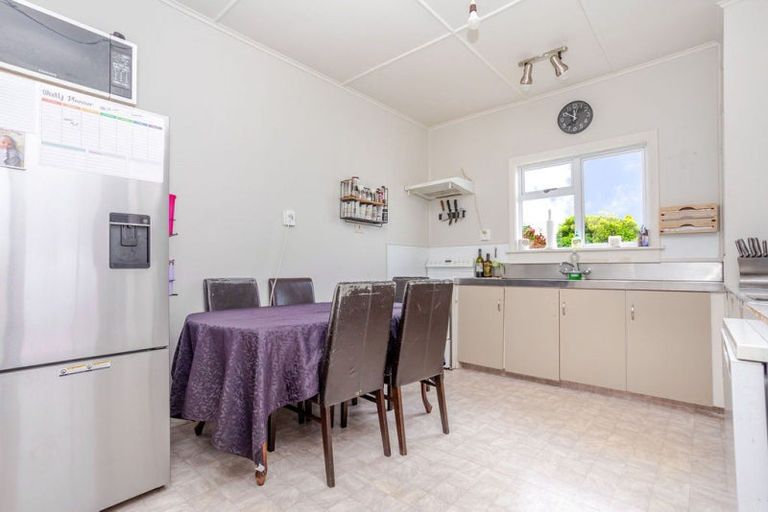 Photo of property in 15 Neptune Street, Dannevirke, 4930
