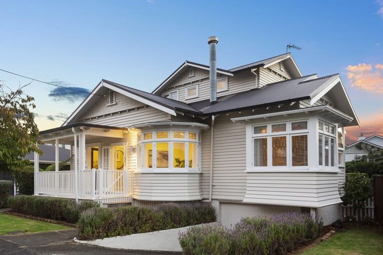Photo of property in 26 Jubilee Avenue, Devonport, Auckland, 0624