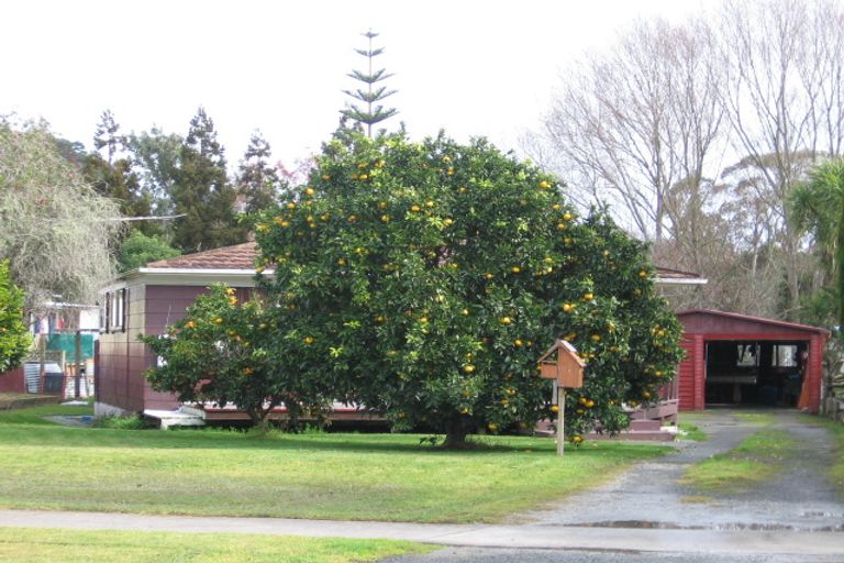 Photo of property in 133 Awaroa Road, Helensville, 0800