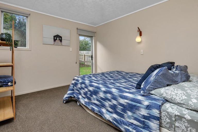 Photo of property in 15 Pyle Road West, One Tree Point, 0118