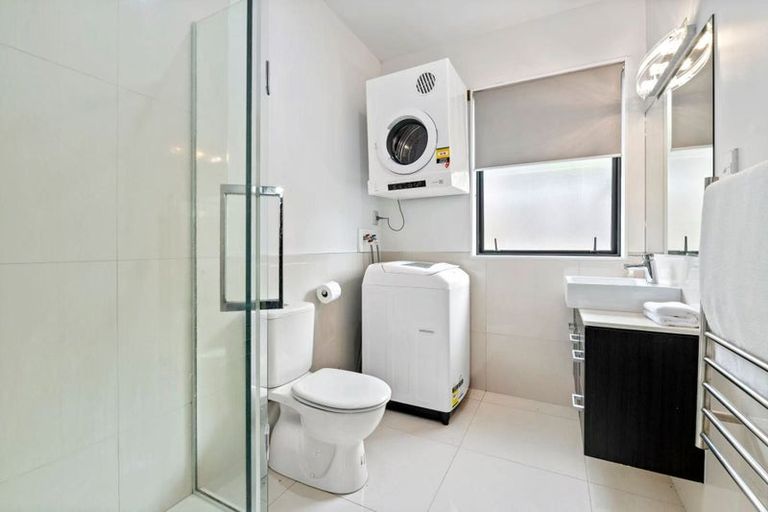 Photo of property in 2 Vivian Road, Silverdale, 0932