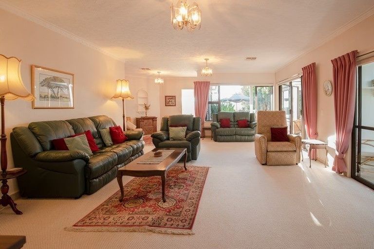 Photo of property in 17 Manly Street, Paraparaumu Beach, Paraparaumu, 5032