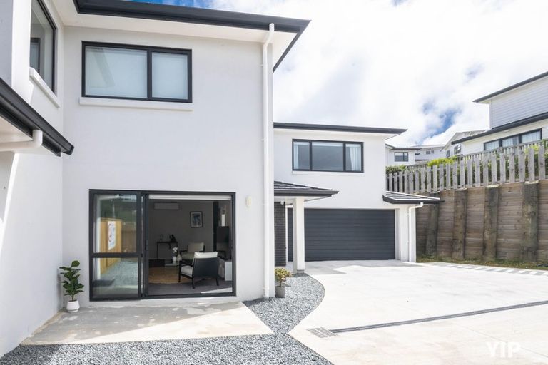 Photo of property in 130 Amesbury Drive, Churton Park, Wellington, 6037