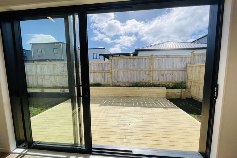 Photo of property in 25 Huringa Road, Karaka, 2113