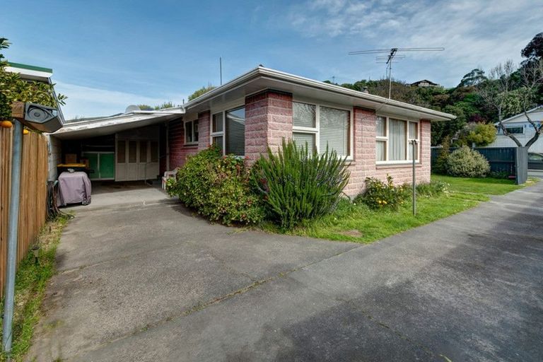 Photo of property in 203 Centaurus Road, Saint Martins, Christchurch, 8022