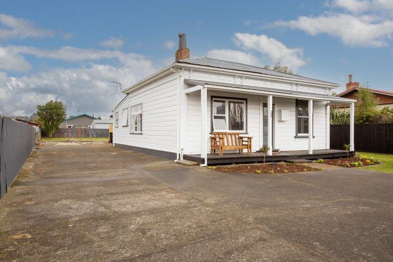 Photo of property in 207 High Street, Dannevirke, 4930