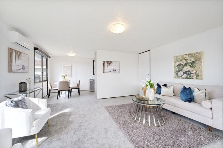 Photo of property in 11 Starforth Place, Henderson, Auckland, 0612