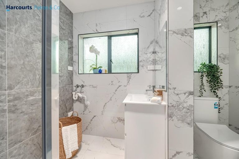 Photo of property in 2/81 Stredwick Drive, Torbay, Auckland, 0630