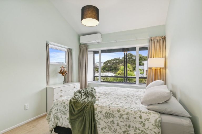 Photo of property in 107a Churton Drive, Churton Park, Wellington, 6037