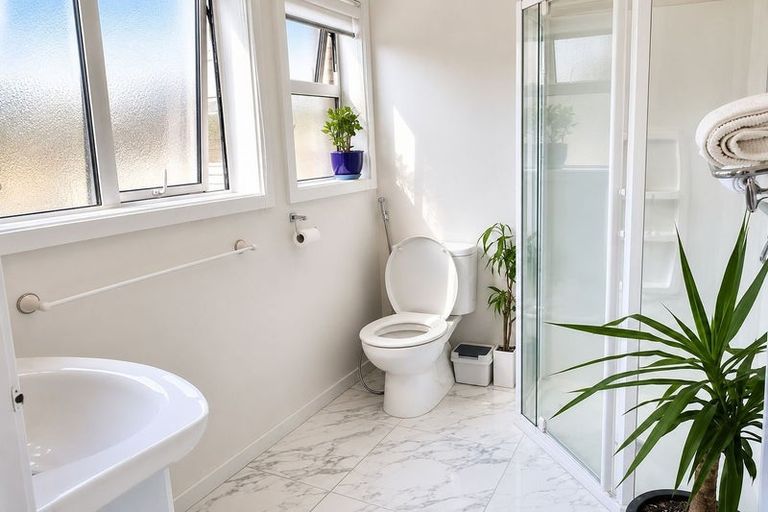Photo of property in 226 Memorial Avenue, Burnside, Christchurch, 8053