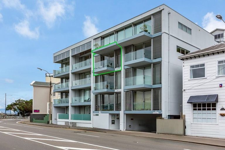 Photo of property in Aqua, 13/74 Oriental Parade, Oriental Bay, Wellington, 6011