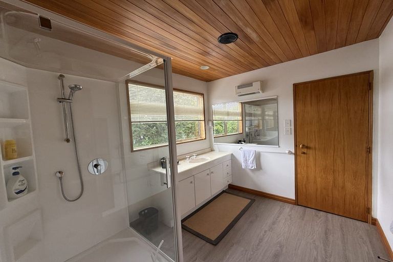 Photo of property in 5 Meadowstone Drive, Wanaka, 9305