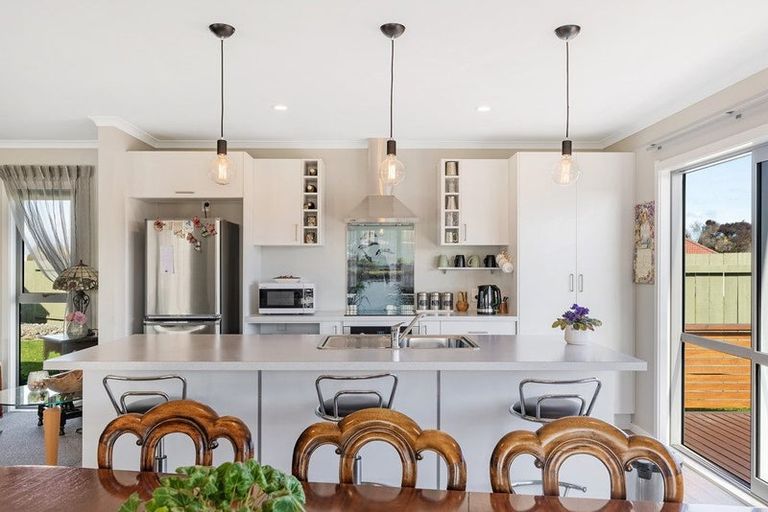 Photo of property in 3 Wescombe Grove, Feilding, 4702