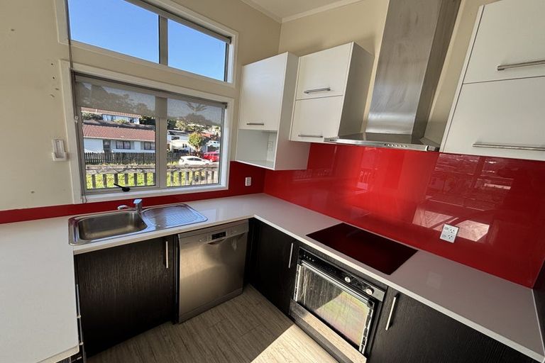 Photo of property in 42 Lavelle Road, Henderson, Auckland, 0612