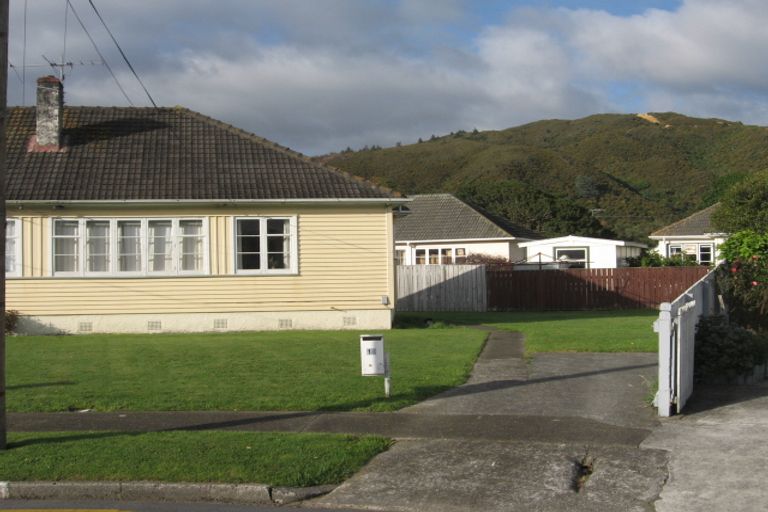 Photo of property in 14 Hodgins Grove, Naenae, Lower Hutt, 5011