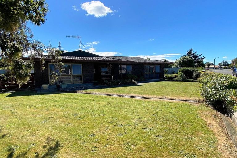 Photo of property in 16 Mathew Street, Dannevirke, 4930