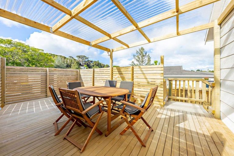 Photo of property in 1/21 Simon Ellice Drive, Bayview, Auckland, 0629