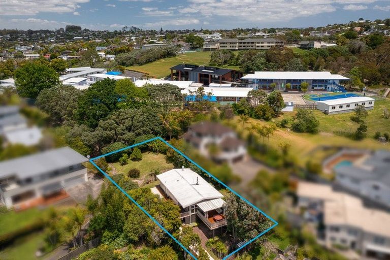 Photo of property in 94 Saddleback Rise, Murrays Bay, Auckland, 0630