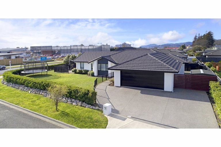 Photo of property in 76 Malone Crescent, Richmond, 7020