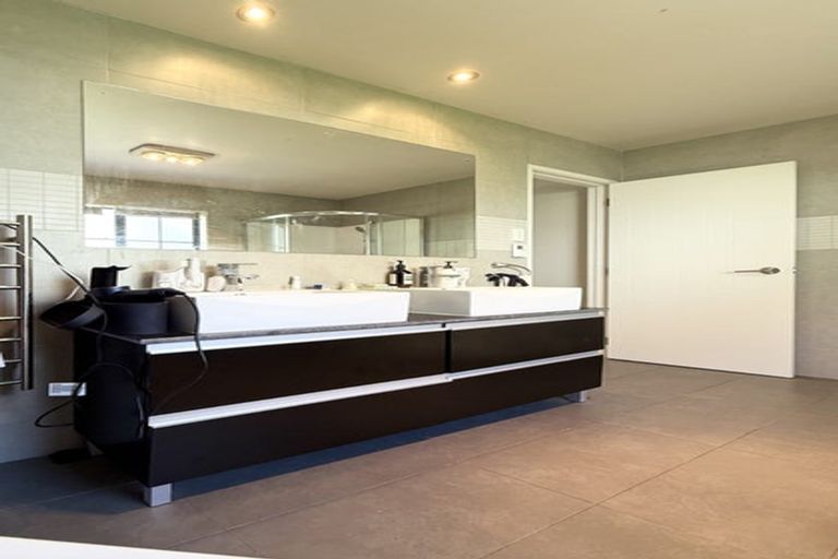 Photo of property in 46 Bur Oak Terrace, Schnapper Rock, Auckland, 0632