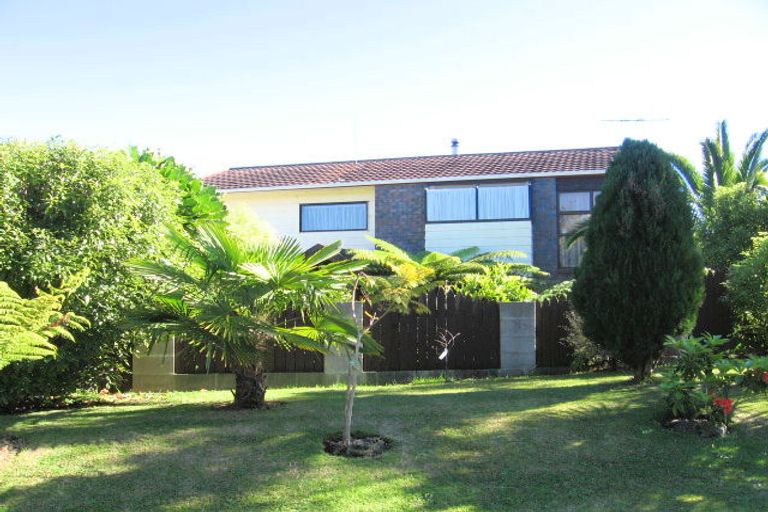 Photo of property in 2 Falls View Road, Haruru, 0204