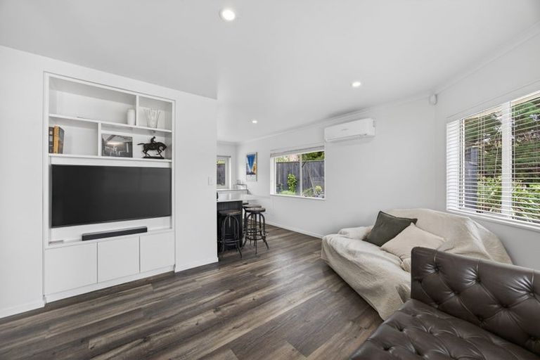 Photo of property in 6d Clearwater Cove, West Harbour, Auckland, 0618