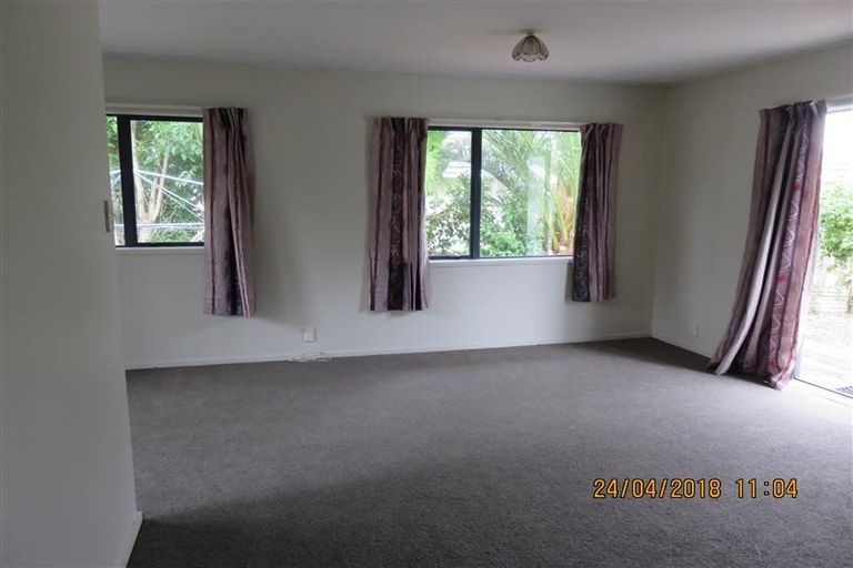 Photo of property in 36 Strid Road, Te Atatu South, Auckland, 0610