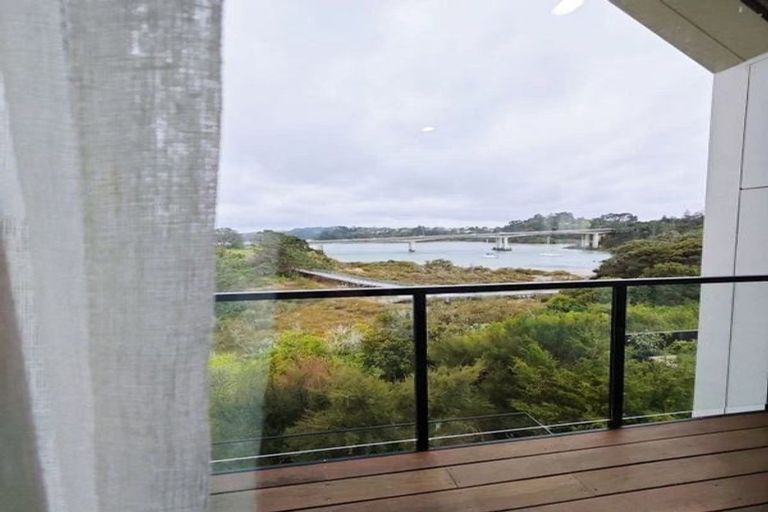 Photo of property in 8 Marlborough Crescent, Hobsonville, Auckland, 0616