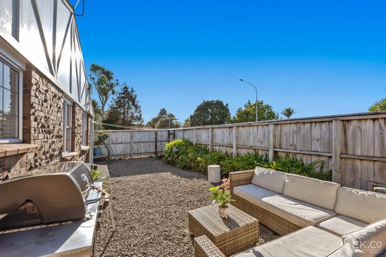 Photo of property in 43a Ludlam Crescent, Woburn, Lower Hutt, 5010