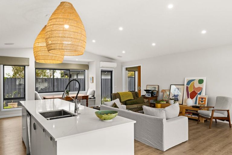 Photo of property in 2 Willowbrook Place, Clive, 4102