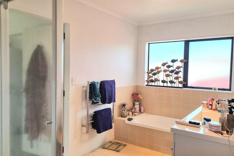 Photo of property in 5 Carlsberg Place, Papamoa Beach, Papamoa, 3118