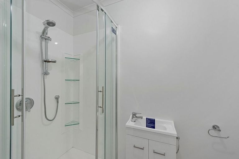 Photo of property in 1 Inverness Avenue, Hamilton East, Hamilton, 3216