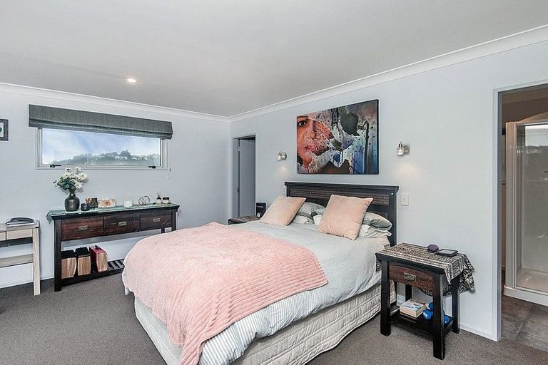Photo of property in 11 Gennaker Lane, Whitby, Porirua, 5024