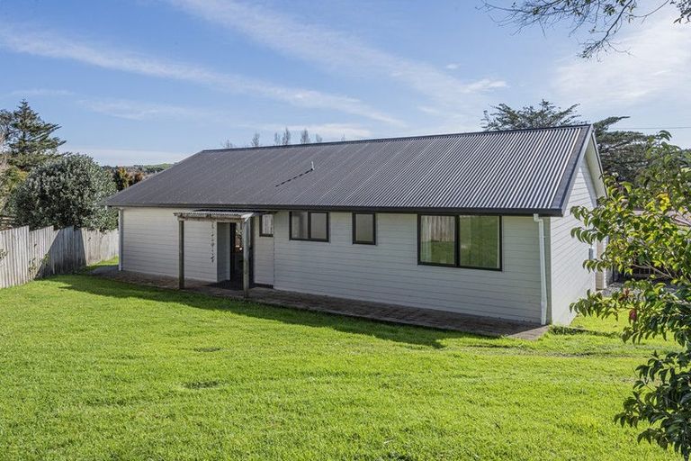 Photo of property in 11 View Street, Maungaturoto, 0520