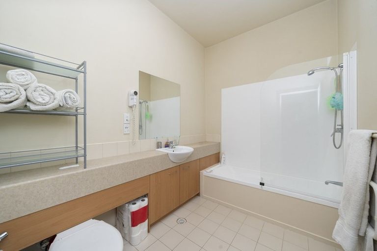 Photo of property in Metro Apartments, 11/220u Thorndon Quay, Pipitea, Wellington, 6011