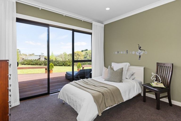 Photo of property in 18 Lakeview Terrace, Taradale, Napier, 4112