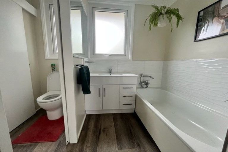 Photo of property in 3 Greenwich Grove, Stokes Valley, Lower Hutt, 5019