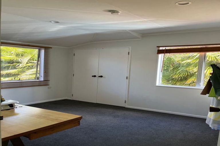 Photo of property in 23 Imperial Place, Henderson, Auckland, 0612