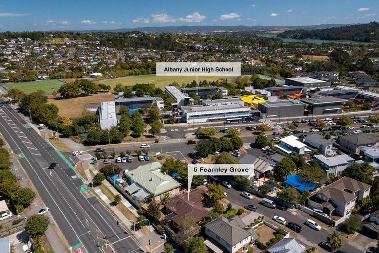 Photo of property in 5 Fearnley Grove, Albany, Auckland, 0632