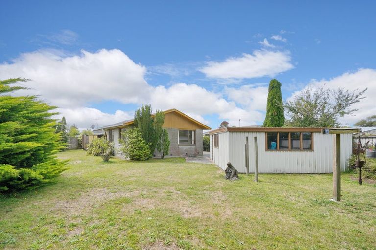Photo of property in 11 Channel Place, Aranui, Christchurch, 8061