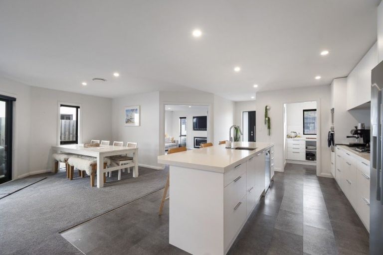 Photo of property in 36 Freedom Drive, Kelvin Grove, Palmerston North, 4414