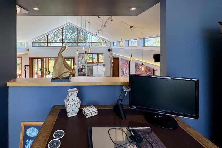 Photo of property in 45 The Crescent, Roseneath, Wellington, 6011