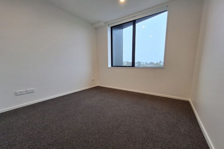 Photo of property in 150 Mcleod Road, Te Atatu South, Auckland, 0610