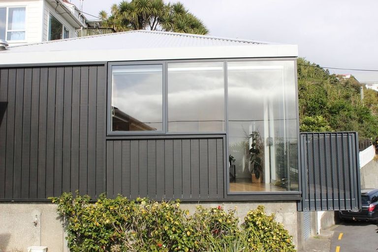 Photo of property in 7 Tanera Crescent, Brooklyn, Wellington, 6021