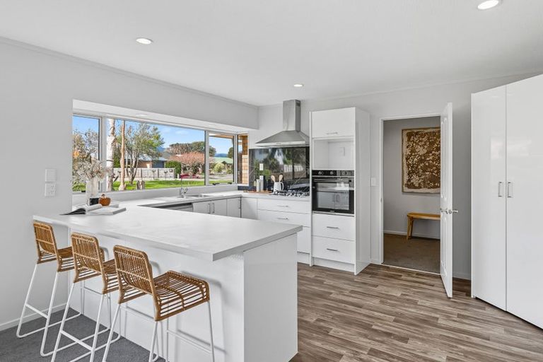 Photo of property in 2 Leigh Place, Paraparaumu Beach, Paraparaumu, 5032